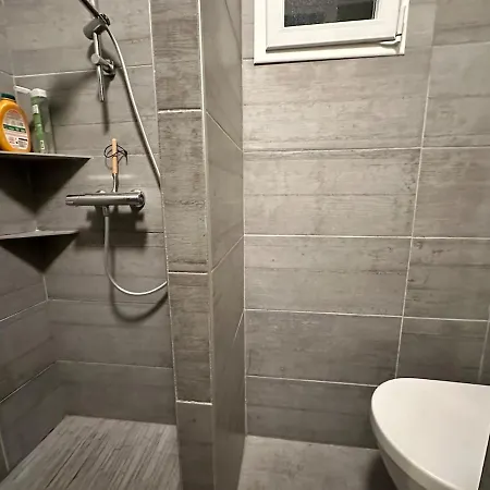 Les Volets Bleus - Charming Townhouse בית נופש *