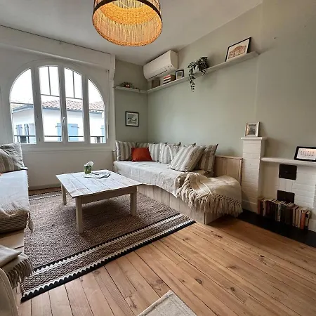 Les Volets Bleus - Charming Townhouse Ferienhaus