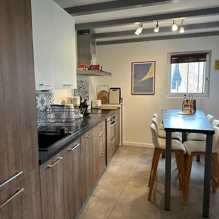 Les Volets Bleus - Charming Townhouse Ferienhaus